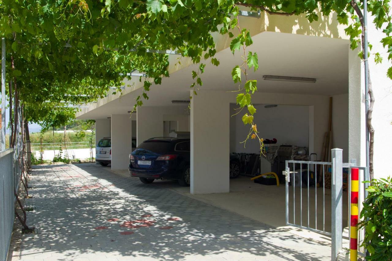 Sunshine Apartments Подстрана Екстериор снимка